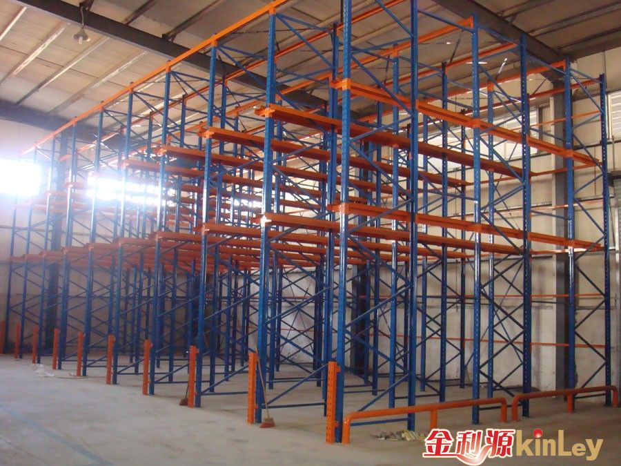 衛(wèi)浴潔具行業(yè)倉庫-通廊式貨架