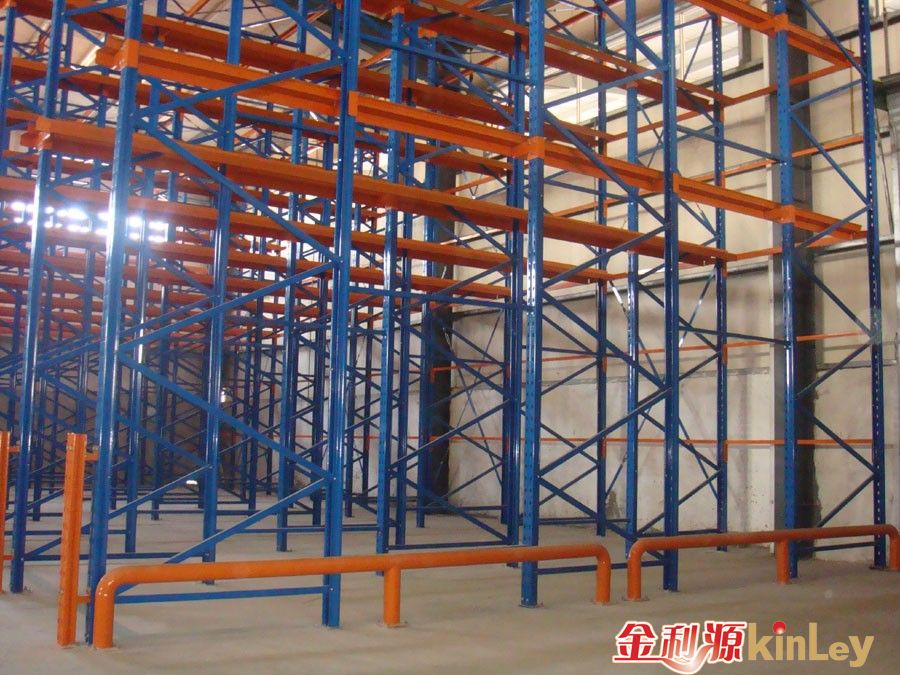 衛(wèi)浴潔具行業(yè)倉庫-通廊式貨架