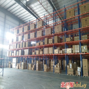 通訊信息行業(yè)倉(cāng)庫(kù)-橫梁式貨架